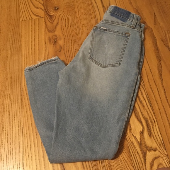 Abercrombie & Fitch distressed denim. Size 25/0S. - Picture 6 of 6
